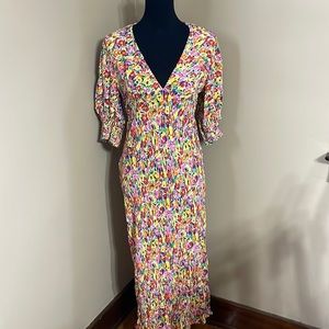 Modest Floral Puff Sleeve Dress